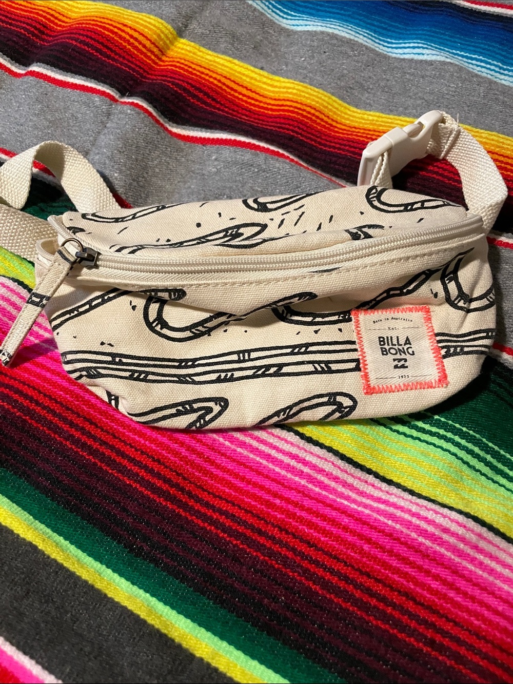 Billabong Cream Canvas Fanny pack with Black wave 🌊 Print
